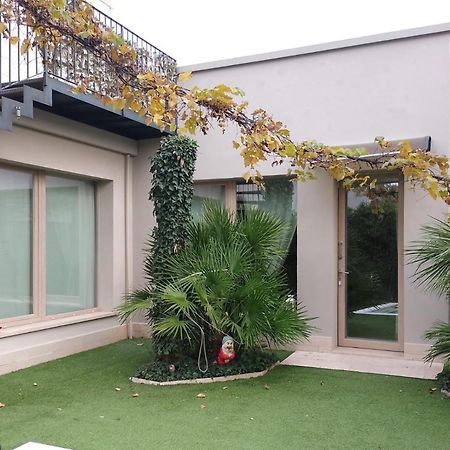Suite Mimosa Con Piscina - Affitti Brevi Italia Сирмионе Екстериор снимка