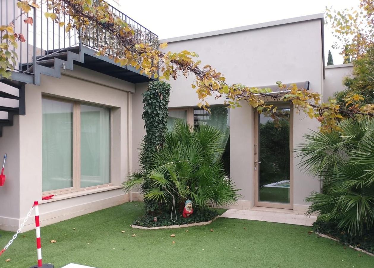 Suite Mimosa Con Piscina - Affitti Brevi Italia Сирмионе Екстериор снимка