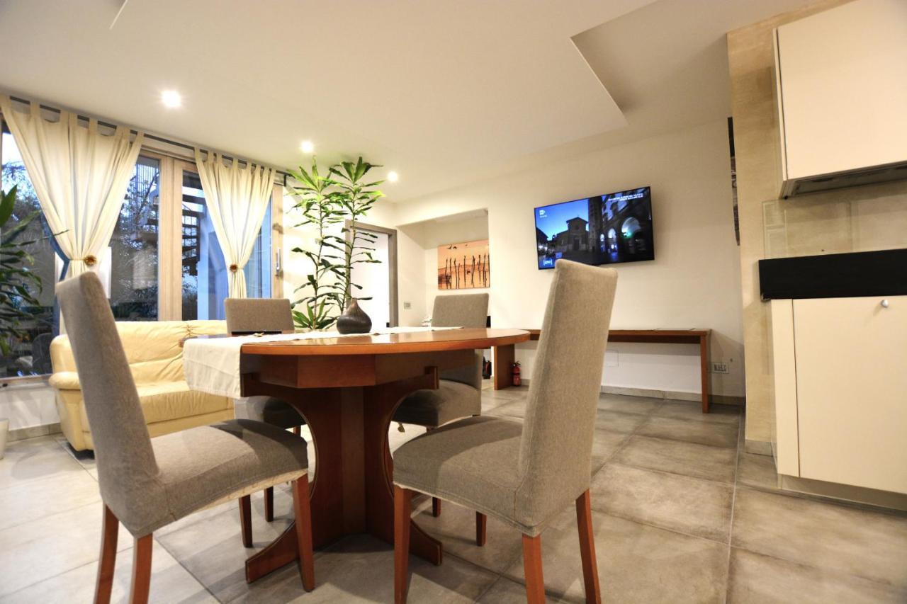 Suite Mimosa Con Piscina - Affitti Brevi Italia Сирмионе Екстериор снимка